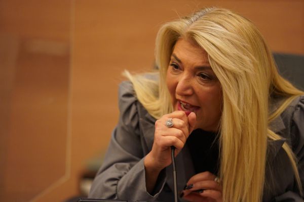 הדיון בחוק הקנסות הפך לעימות חריף. צפו במהומה