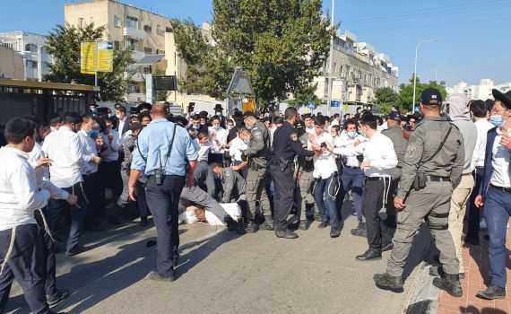 השוטרים באו לסגור תלמוד תורה; החרדים התפרעו