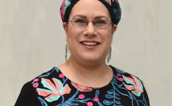 חג מתן תורה. האם מדובר בחומות של הלכה?