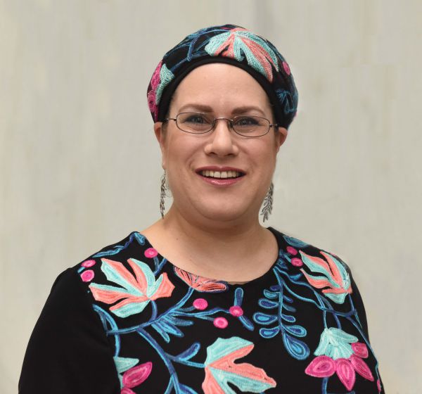 חג מתן תורה. האם מדובר בחומות של הלכה?