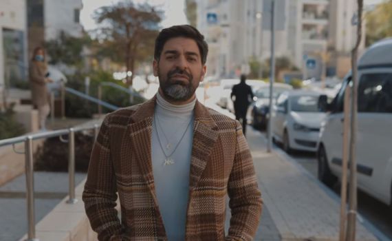 צפו: רותם כהן מסכם את התקופה הקשה בשיר חדש