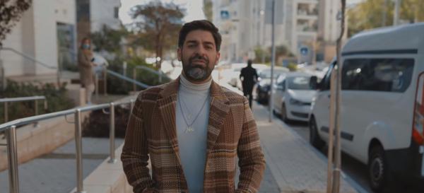 צפו: רותם כהן מסכם את התקופה הקשה בשיר חדש