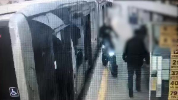 כתב אישום מזעזע: דחף בן 70 לגלגלי המטרונית