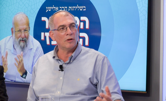 ניר אורבך קורא לאחדות: "הסלון שלי בבית זמין"