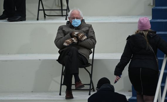 כוכב ההשבעה של ביידן: ברני סנדרס כבש את הרשת