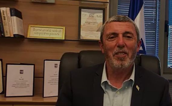 צפו: טעימה מפרשת השבוע מהרב רפי פרץ