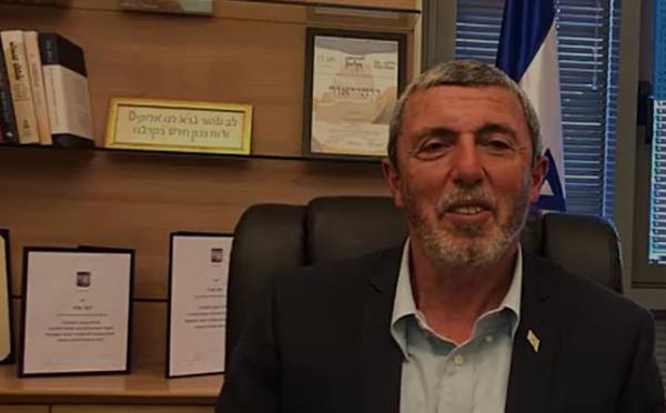 צפו: טעימה מפרשת השבוע מהרב רפי פרץ