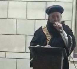 צפו: הרב שלמה עמאר סופד בהלווית גדליה שרייבר ז"ל