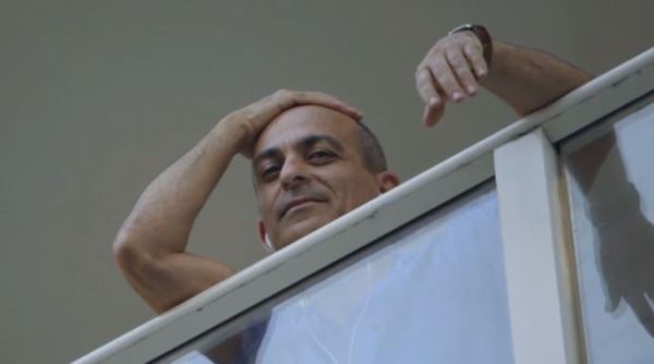 בלי מסיכות: רוני גמזו כפי שמעולם לא ראיתם. צפו