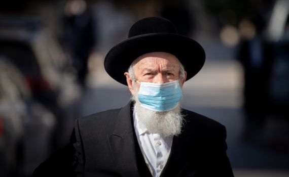 הלם בציבור החרדי: הפוסק נשדד באמצע תפילת מנחה