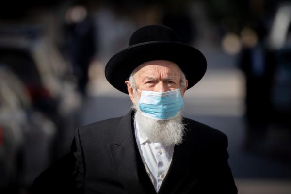 הלם בציבור החרדי: הפוסק נשדד באמצע תפילת מנחה