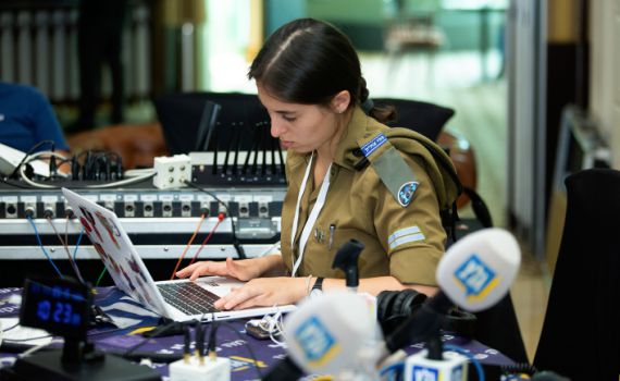 החלטה הסטורית של גנץ: גל"צ תצא ממשרד הבטחון