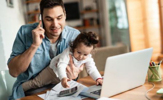 איך להיות גם הורה גם מנהל בית ספר, גם מורה וגם מפרנס?