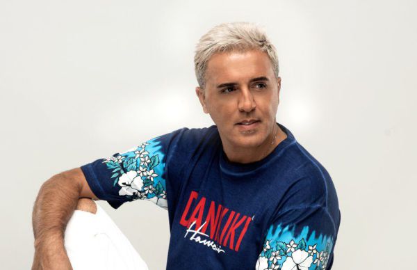 מפתיע: קובי פרץ בקאבר לשיר של עקיבא. צפו