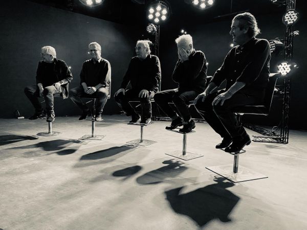 צפו: כוכבי 'זהו זה' בחידוש מרגש ליוסי בנאי