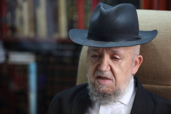 הרב מאזוז הורה לסגור את כל מוסדות החינוך