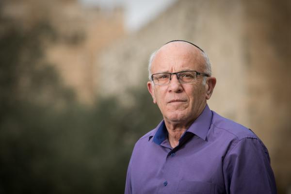 "להתאחד למפלגה אחת, ולאפסן את האגו במרתפים"