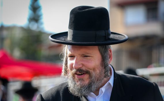 העירייה תשלם על סירובה לאשר מודעה נגד ראש העיר