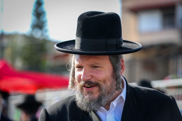 העירייה תשלם על סירובה לאשר מודעה נגד ראש העיר