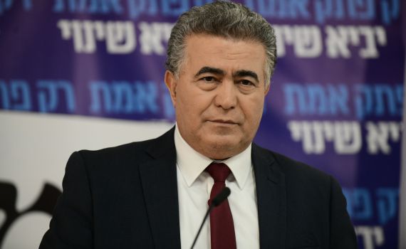 עמיר פרץ פורש: "לא אכהן בכנסת הקרובה"