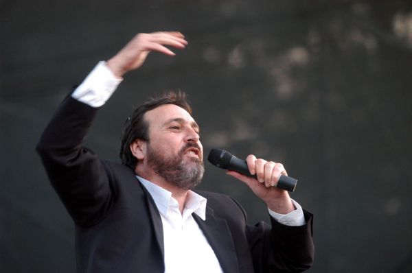 בני אלבז נדבק בקורונה בארה"ב ונמצא במצב קשה