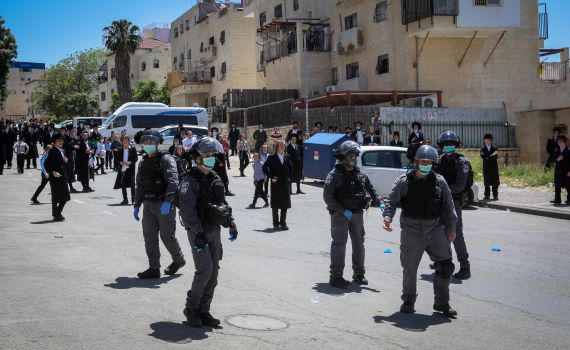 בית שמש: חרדים תקפו שוטר שנאלץ לירות באוויר