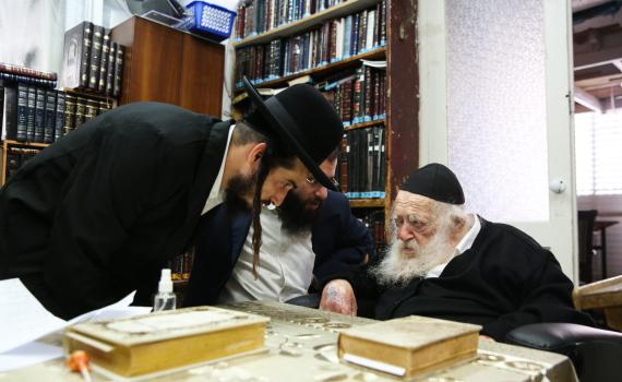 הרב קנייבסקי אישר לסגור את המוסדות "לכמה ימים"