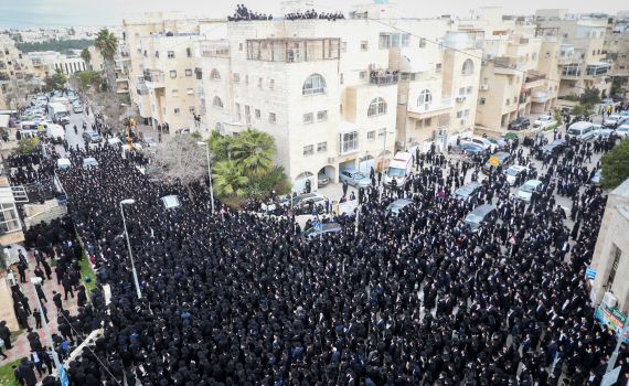 אלפים בהלוויית ראש הישיבה שנפטר מקורונה