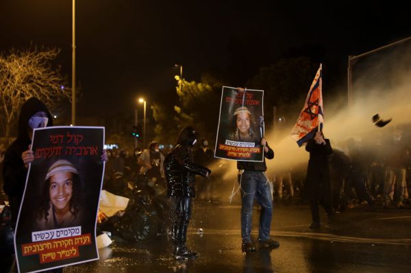 מעבר לחקר מות אהוביה, יש פה מחאה חשובה יותר