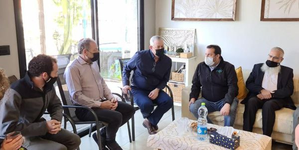 גנץ למשפחת הורגן: "נמשיך להאחז בשטח"