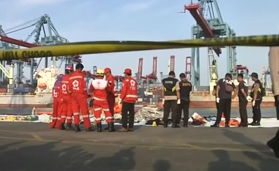 דקות אחרי ההמראה: מטוס נוסעים התרסק באינדונזיה