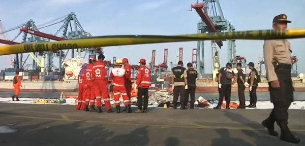 דקות אחרי ההמראה: מטוס נוסעים התרסק באינדונזיה