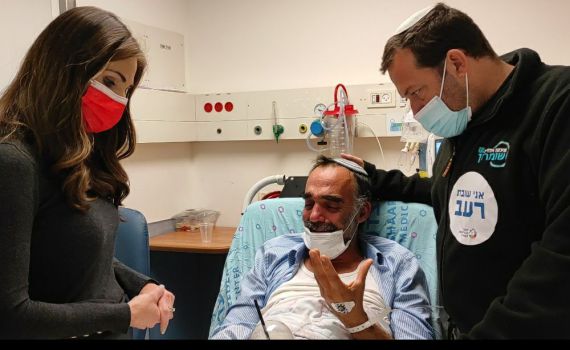 קורע לב: איתי זר בדמעות דורש חשמל ומים לישובים