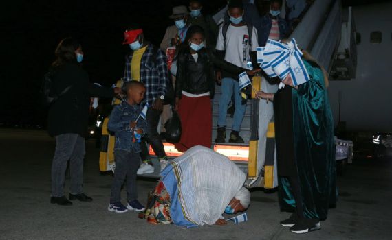 נמשך מבצע "צור ישראל": מטוס חמישי נחת בישראל