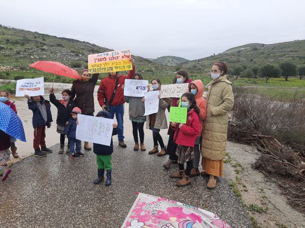 ללא תנאים בסיסיים: 96 בני אדם נצורים במעוז צבי