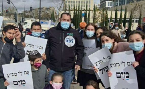 דגן: "נתניהו וגנץ תסתכלו לילדים בעיניים"