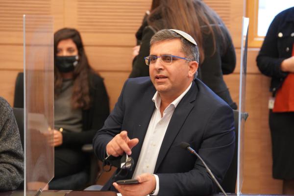 סופר: ״ליברמן – אין לכם מנדט לפגוע בלוחמי צה"ל"