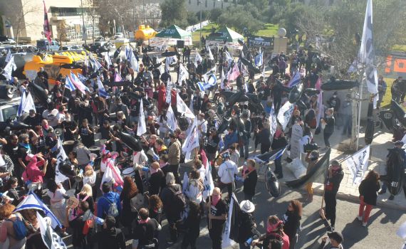 בג"ץ בדיון: האם נתניהו יחקר בפרשת הצוללות?