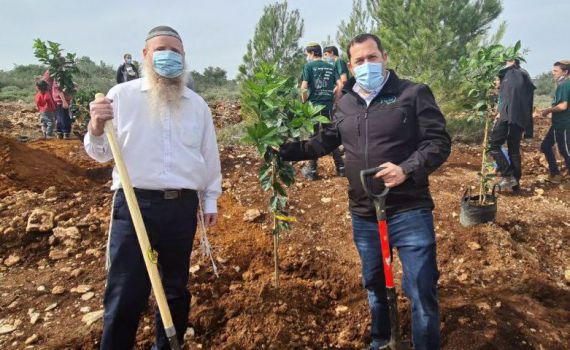 טו" בשבט: 100 עצים נטעו לזכרה של רנה שנרב