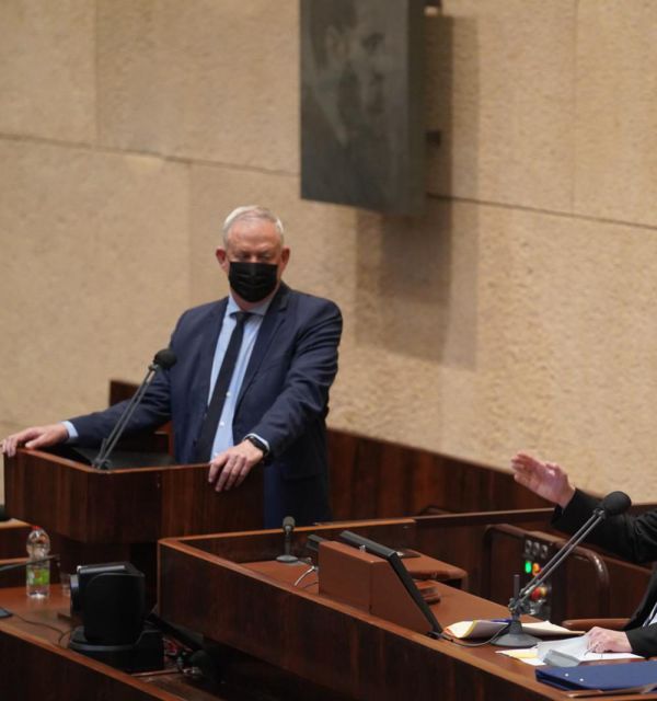 גנץ לחיילי צה"ל: "גיבוי מלא להגן על עצמם מול כל אויב"