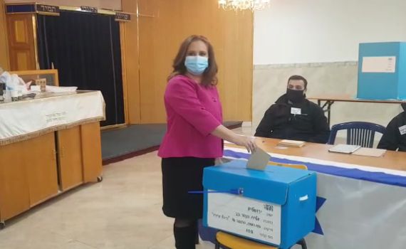 יועמ"ש הבית יהודי בוחן את ההתנהלות של חגית משה