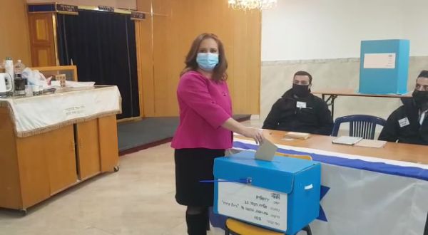 יועמ"ש הבית יהודי בוחן את ההתנהלות של חגית משה