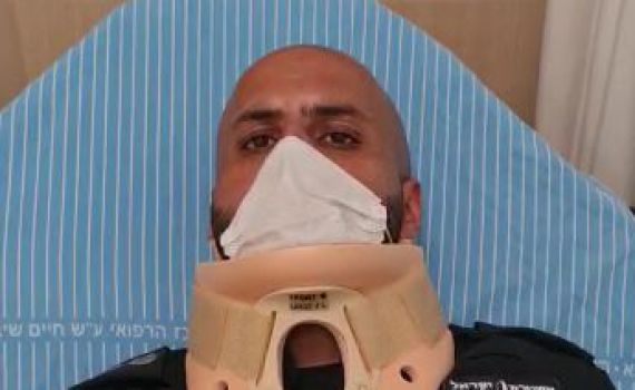 מה גרם לשוטר לירות באוויר בהפגנה בבני ברק? | צפו: