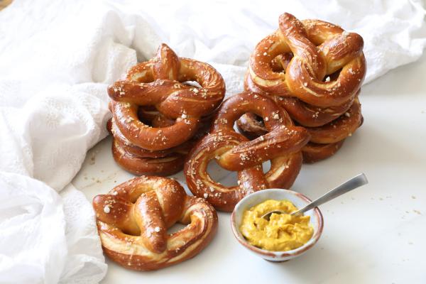 פינוק לסגר: כך תכינו בקלות פרעצל עם הילדים