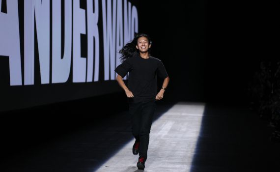 מעצב האופנה אלכסנדר וואנג מואשם בהטרדות מיניות