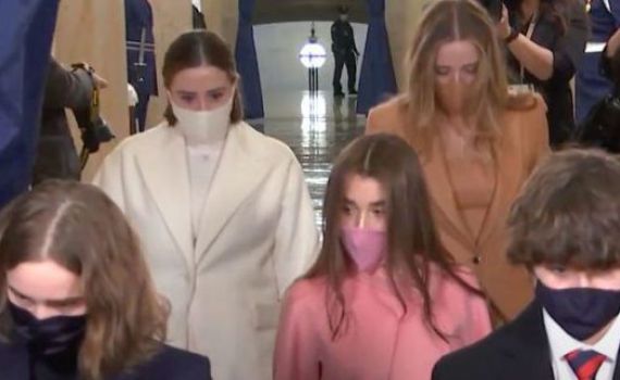 מכתיבות אופנה: בנות ביידן מחזירות את המונוכרמטיות