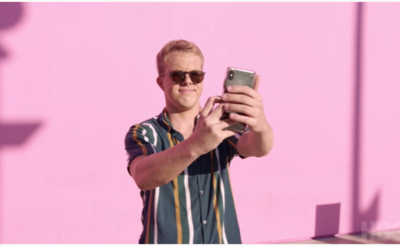 'פייק מפורסמים' • הסרט שחושף את תרבות השקר