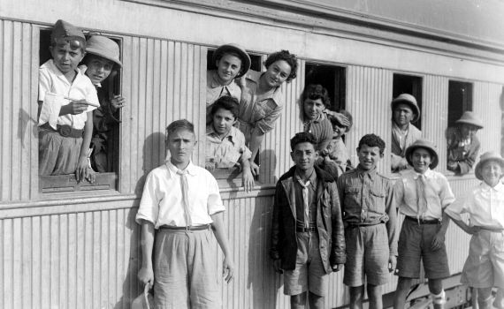 היום בהיסטוריה: י"ג באדר – ילדי טהרן עולים לארץ