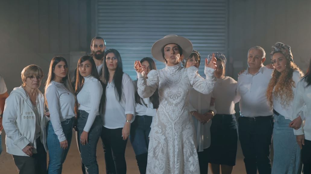 לא מותיר עין יבשה: נרקיס בקליפ עם אנשי גוש קטיף