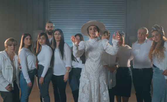 לא מותיר עין יבשה: נרקיס בקליפ עם אנשי גוש קטיף